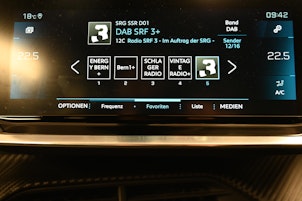 Vehicle image PEUGEOT 2008 1.2 PureTech 130 GT Pack