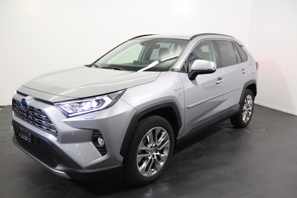 First vehicle image