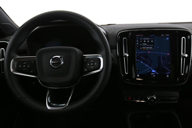 Vehicle image VOLVO C40