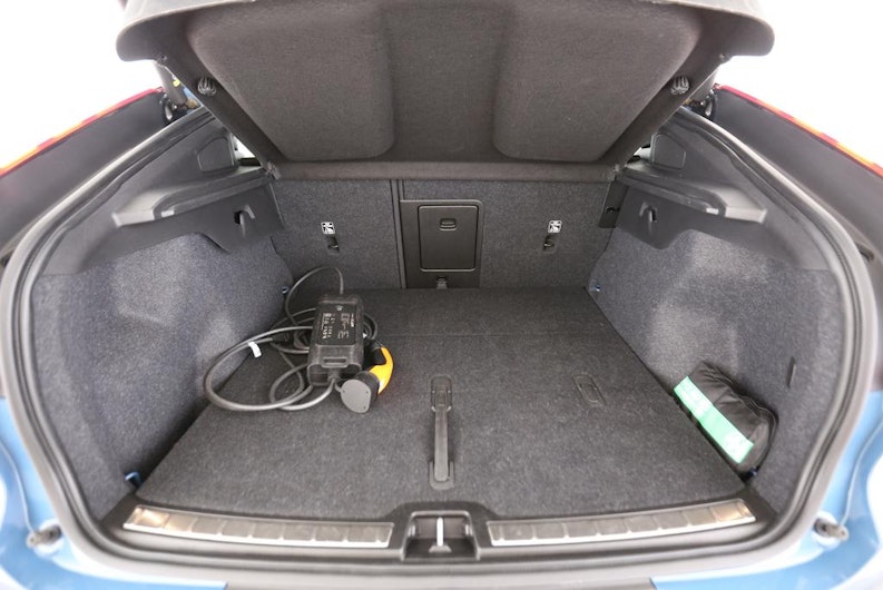 Vehicle image VOLVO C40