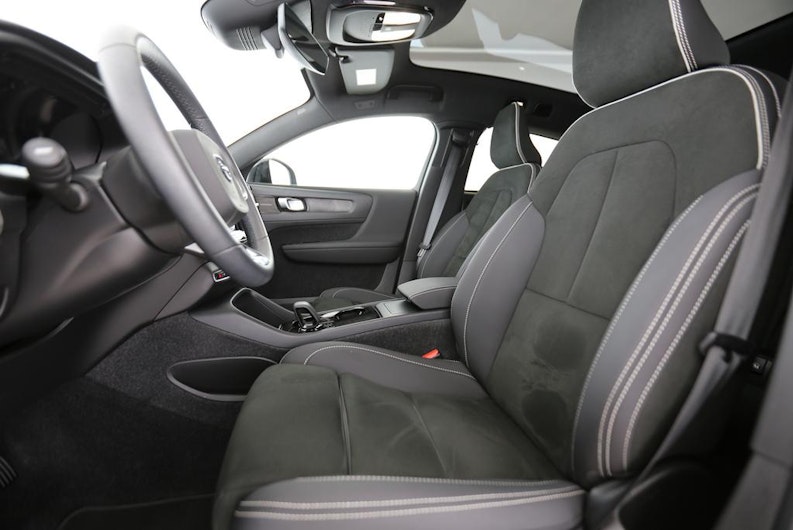 Vehicle image VOLVO C40