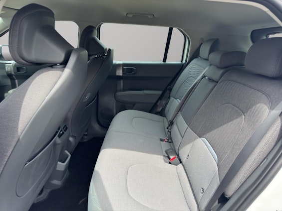 Vehicle image 9 Vehicle image 9