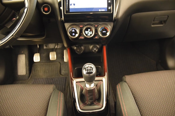 Vehicle image 15