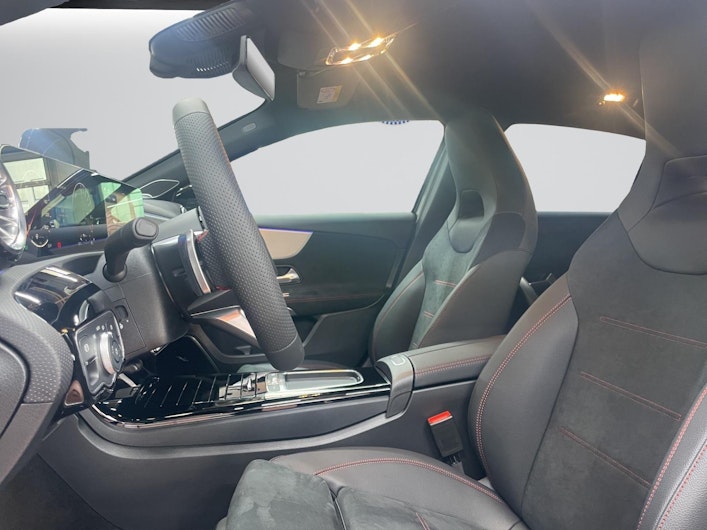 Vehicle image MERCEDES-BENZ A 250