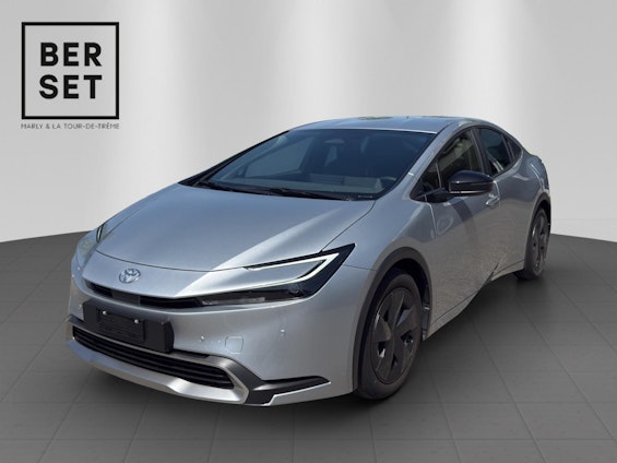 First vehicle image