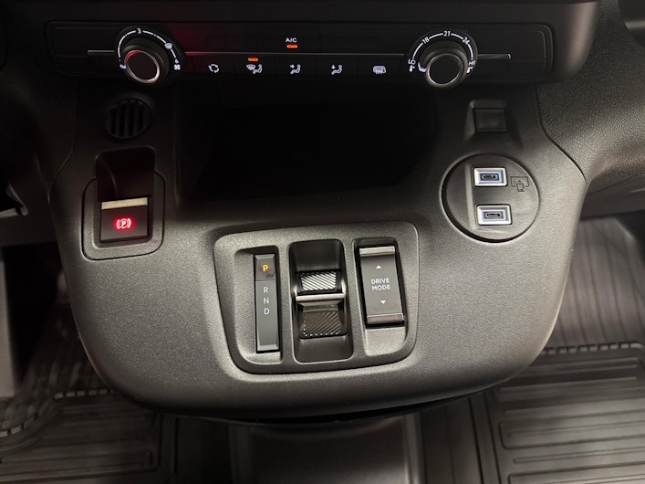 Vehicle image TOYOTA PROACE CITY