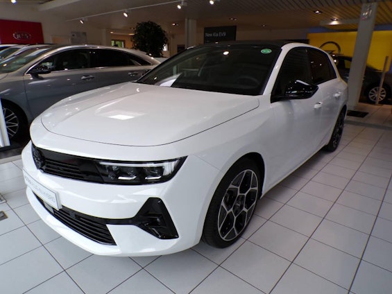 First vehicle image