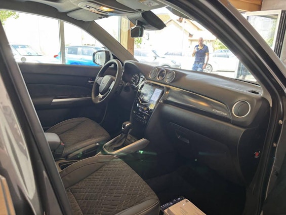 Vehicle image 7