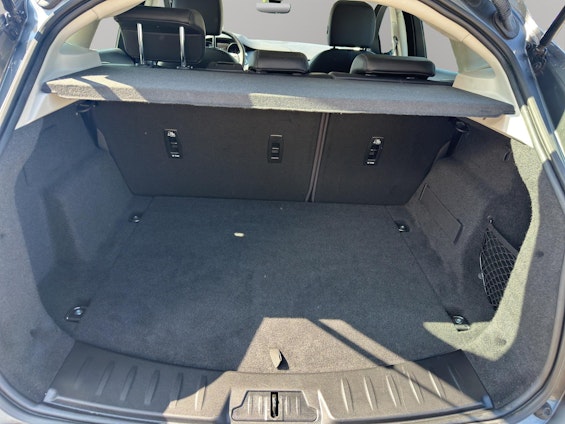 Vehicle image 8 Vehicle image 8