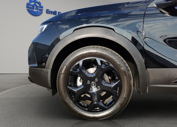 Vehicle image 8 Vehicle image 8