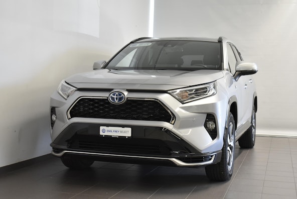 First vehicle image