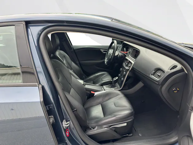 Volvo V40 2.0 D3 Momentum S/S