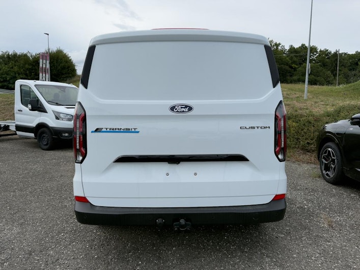 Vehicle image FORD TRANSIT CUSTOM