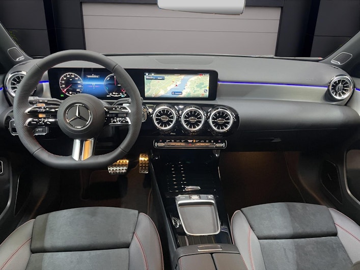 Vehicle image MERCEDES-BENZ A 250