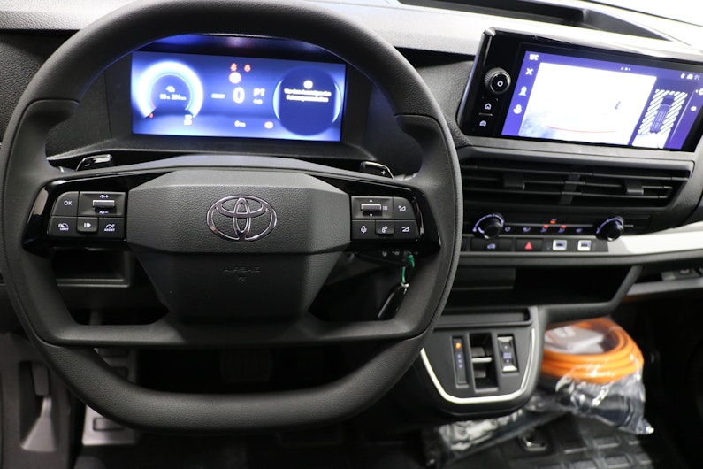 Vehicle image TOYOTA PROACE