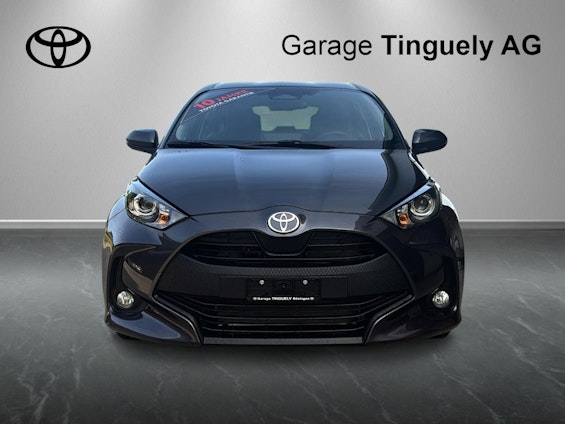 First vehicle image