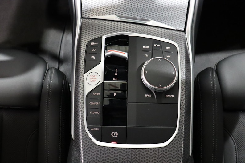 Vehicle image BMW 3 SERIES