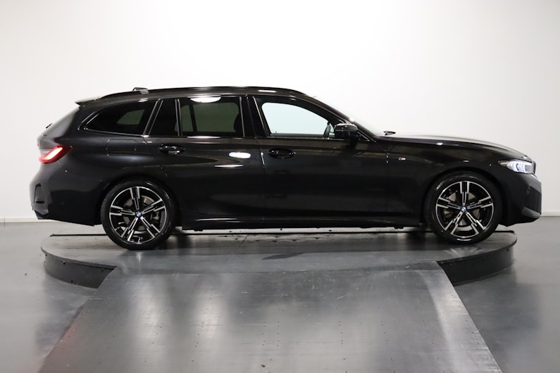 Vehicle image BMW 3 SERIES