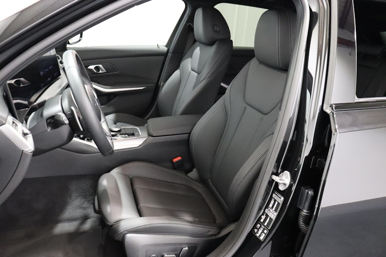 Vehicle image BMW 3 SERIES