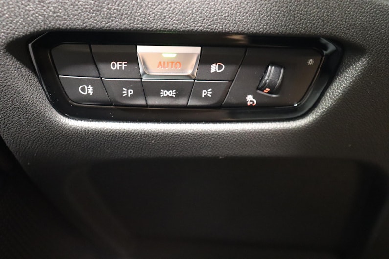 Vehicle image BMW 3 SERIES