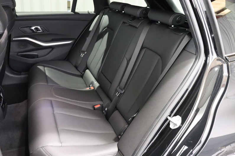 Vehicle image BMW 3 SERIES