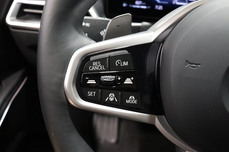 Vehicle image BMW 3 SERIES