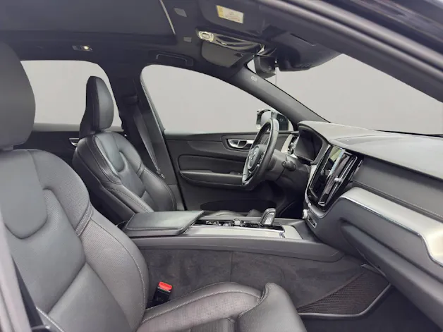 Volvo XC60 B6 B AWD R-Design