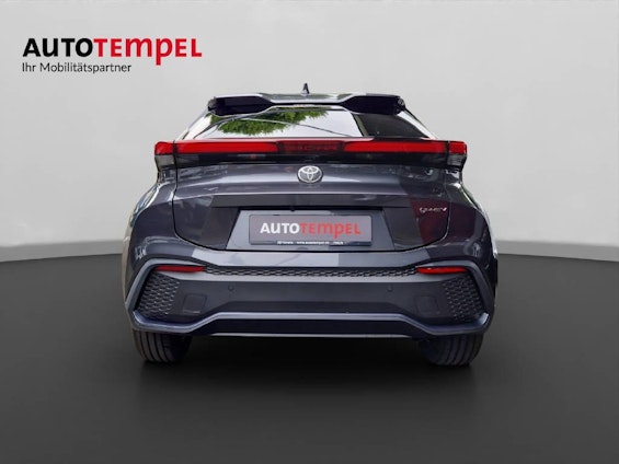 Vehicle image 10