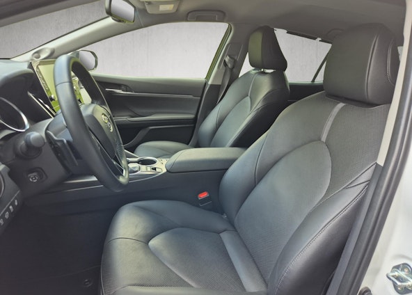 Vehicle image 9 Vehicle image 9