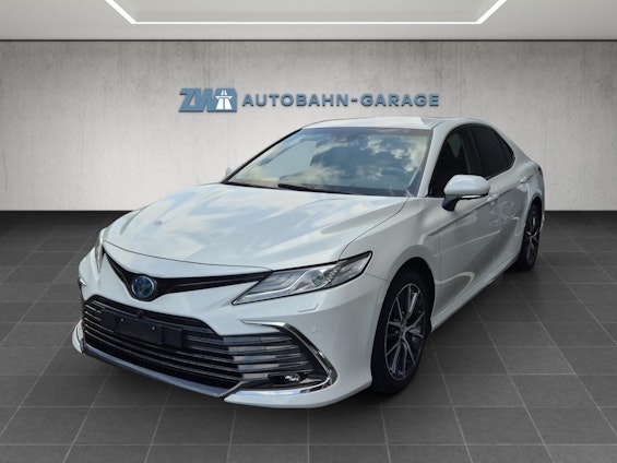 First vehicle image
