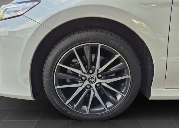 Vehicle image 14 Vehicle image 14