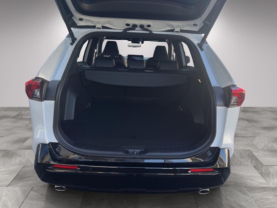 Vehicle image 8 Vehicle image 8