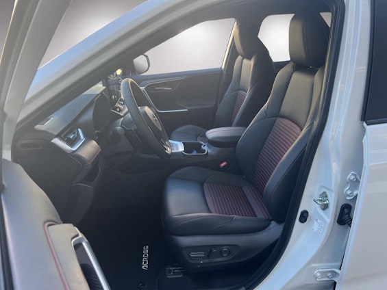 Vehicle image 9 Vehicle image 9