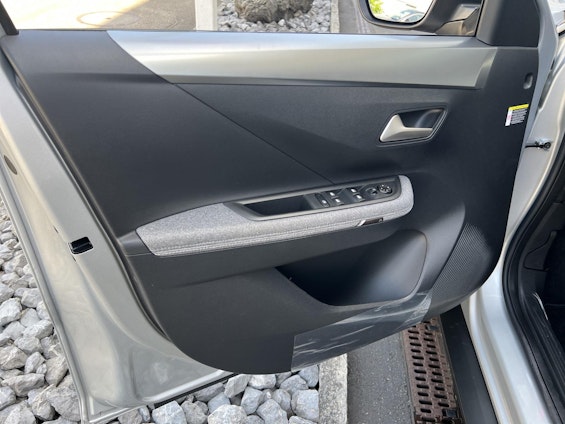 Vehicle image 15 Vehicle image 15