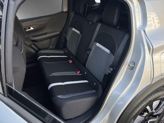 Vehicle image 10 Vehicle image 10