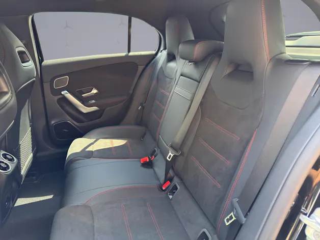 Mercedes-Benz A 250 AMG Line 4m