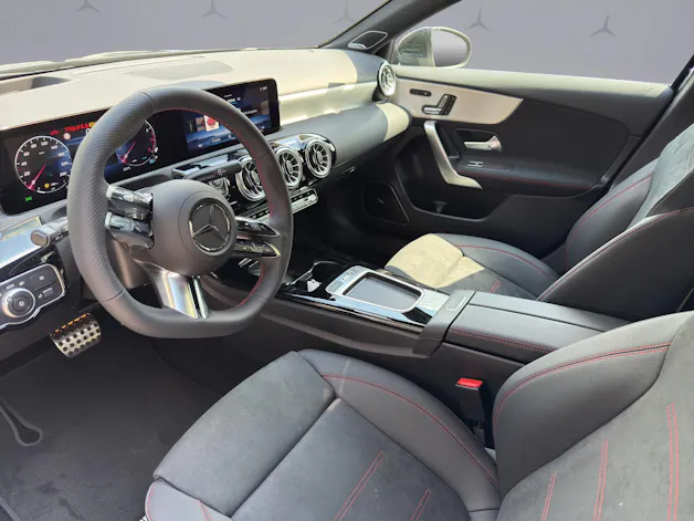 Mercedes-Benz A 250 AMG Line 4m