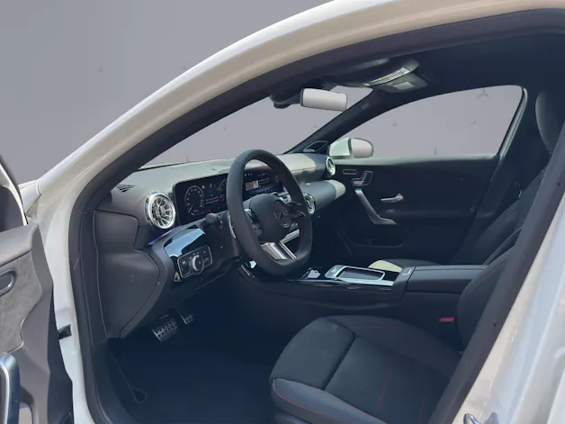 Mercedes-Benz A 250 AMG Line 4m