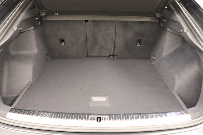 Vehicle image AUDI Q3