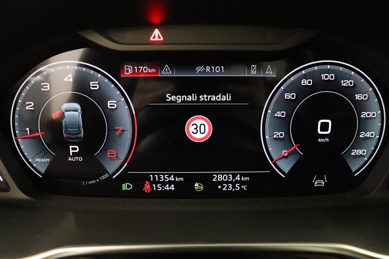 Vehicle image AUDI Q3