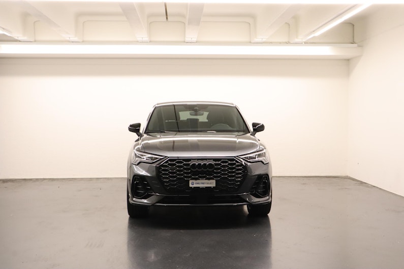 Vehicle image AUDI Q3