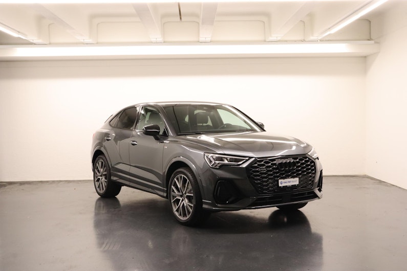 Vehicle image AUDI Q3