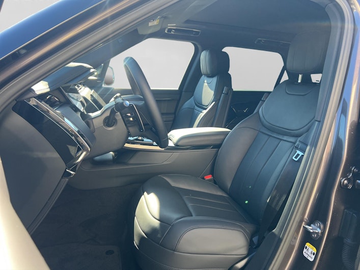 Vehicle image LAND ROVER RANGE ROVER SPORT