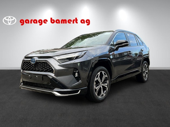 First vehicle image