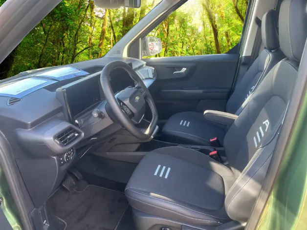 Ford E-Tourneo Courier Active