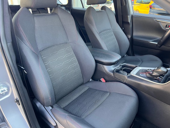 Vehicle image 14