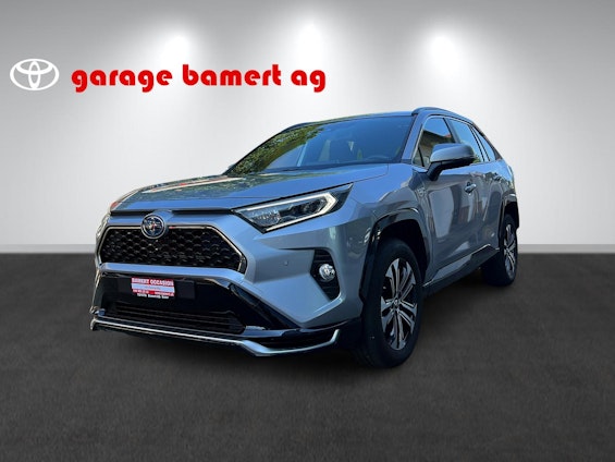 First vehicle image