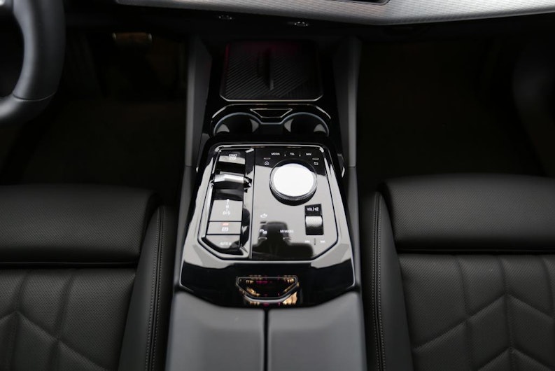 Vehicle image BMW 5 SERIES