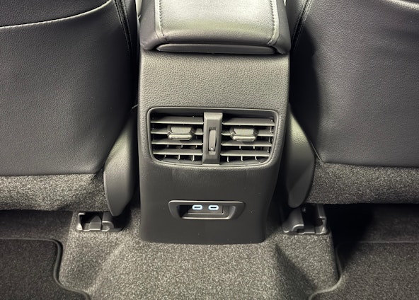 Vehicle image 15 Vehicle image 15