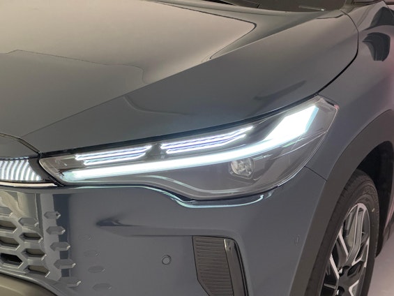 Vehicle image 18 Vehicle image 18